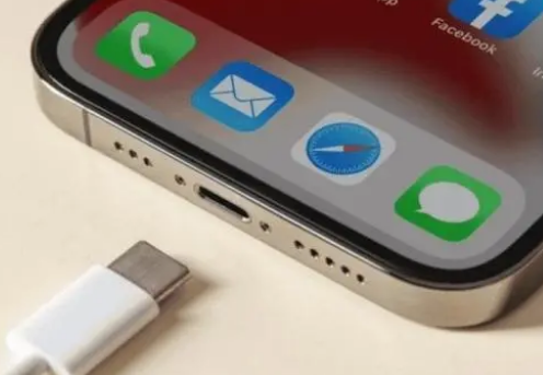 顺庆苹果15维修分享iPhone15改USB-C接口后能和安卓用户互借充电器吗 